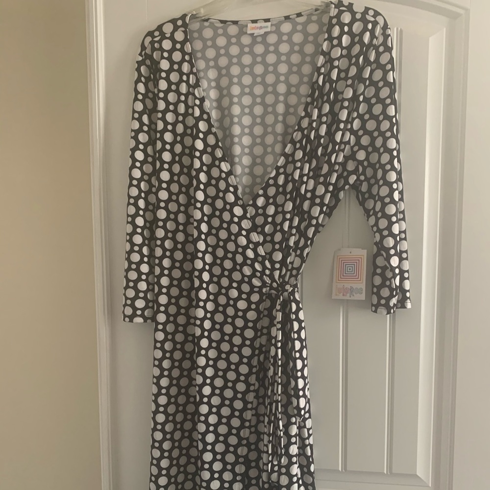 Wow !!! Beautiful wrap dress in polka dots